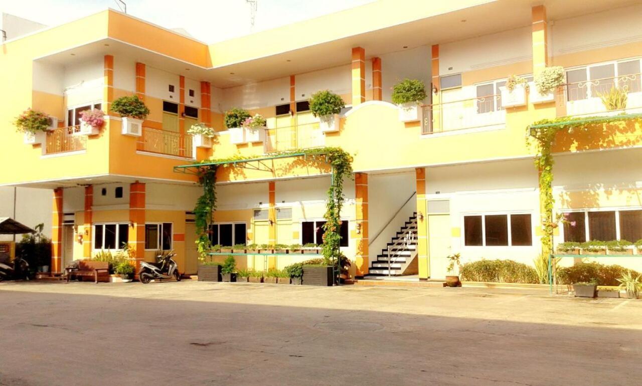 Hotel Kencana Rembang 外观 照片