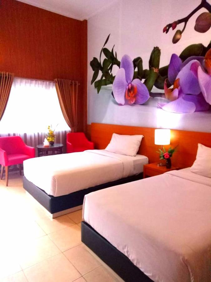 Hotel Kencana Rembang 外观 照片
