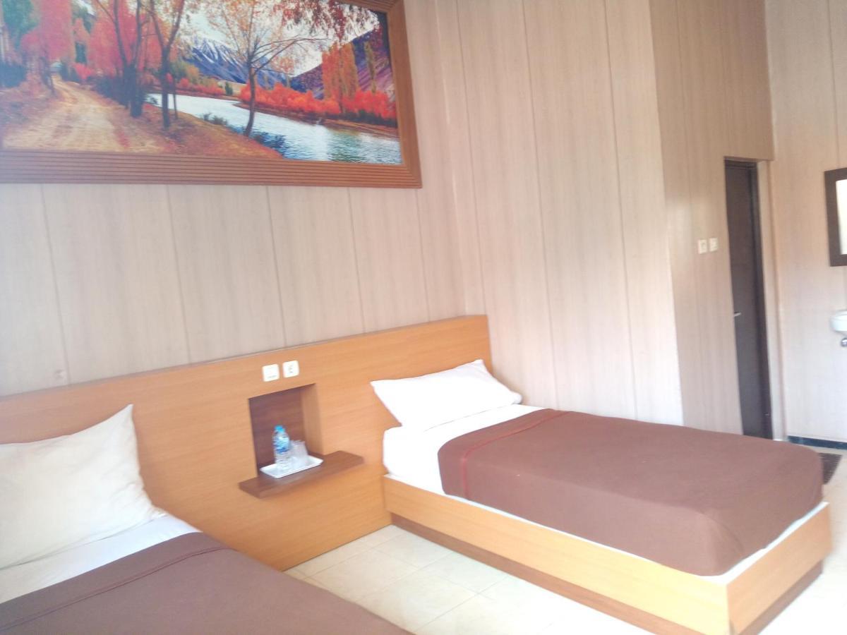 Hotel Kencana Rembang 客房 照片
